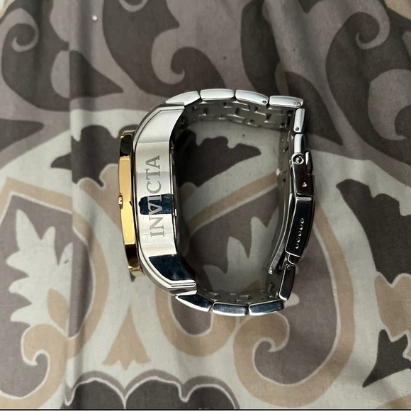 Invicta gold watch - Picture 5 of 7